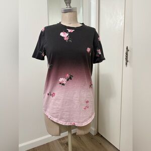 Hollister Woman Black Pink Ombre Floral Tee Size Small